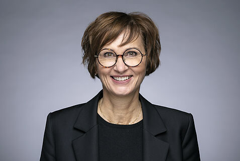 Portrait der neuen Bundesministerin für Bildung und Forschung Bettina Stark-Watzinger (FDP)